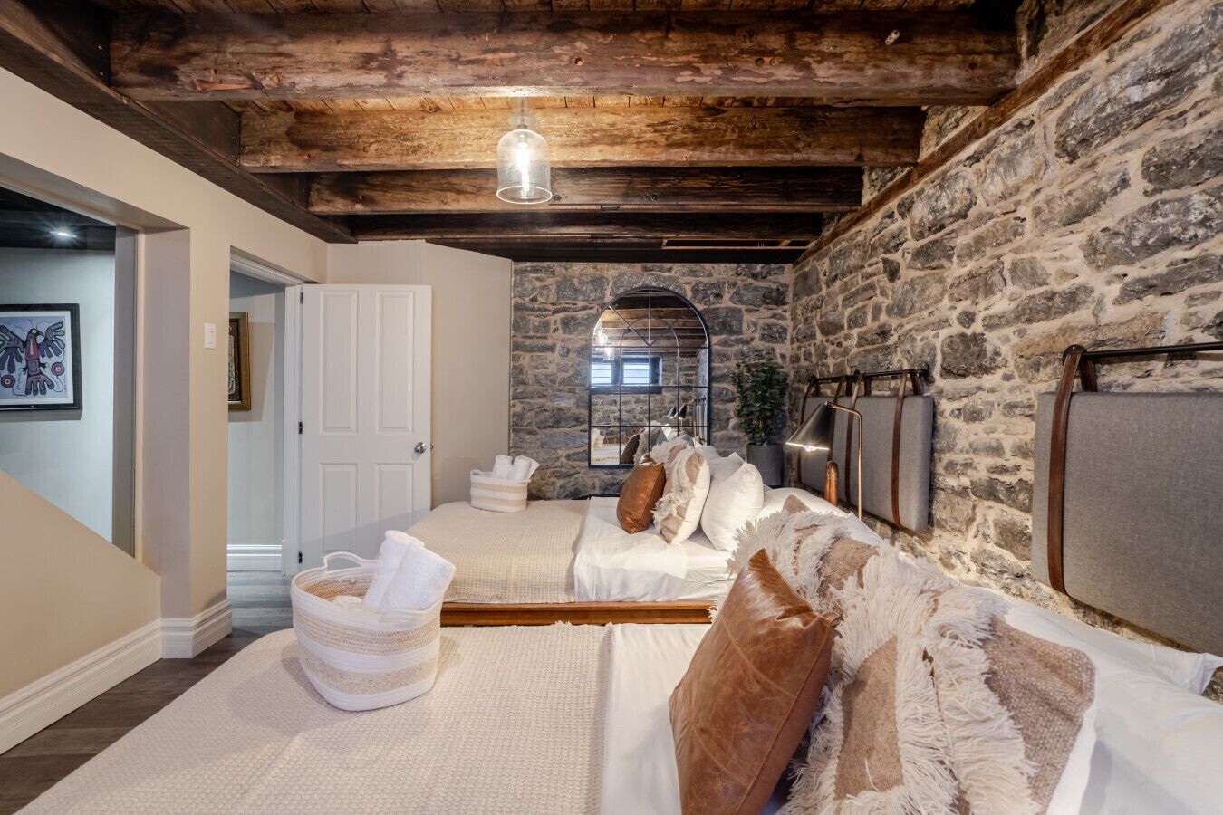 4 bedrooms, iron/ironing board, free WiFi, bed sheets