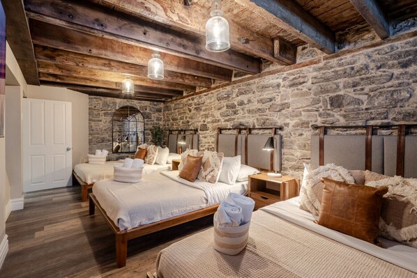 4 habitaciones, tabla de planchar con plancha y wifi gratis 