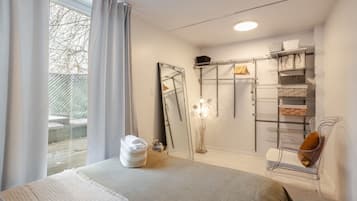 6 slaapkamers, een bureau, een strijkplank/strijkijzer, gratis wifi