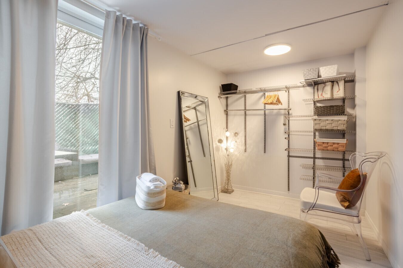 6 chambres, bureau, fer et planche à repasser, accès au Wi-Fi (inclus)