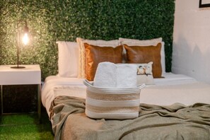 6 habitaciones, escritorio, tabla de planchar con plancha y wifi gratis 