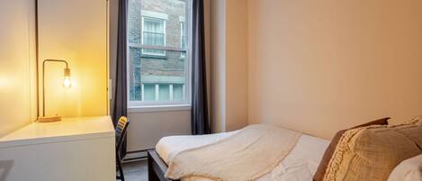 3 عدّة غرف نوم ومكتب ومكواة/لوح كي وواي فاي مجانًا