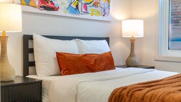 3 habitaciones, escritorio, tabla de planchar con plancha y wifi gratis
