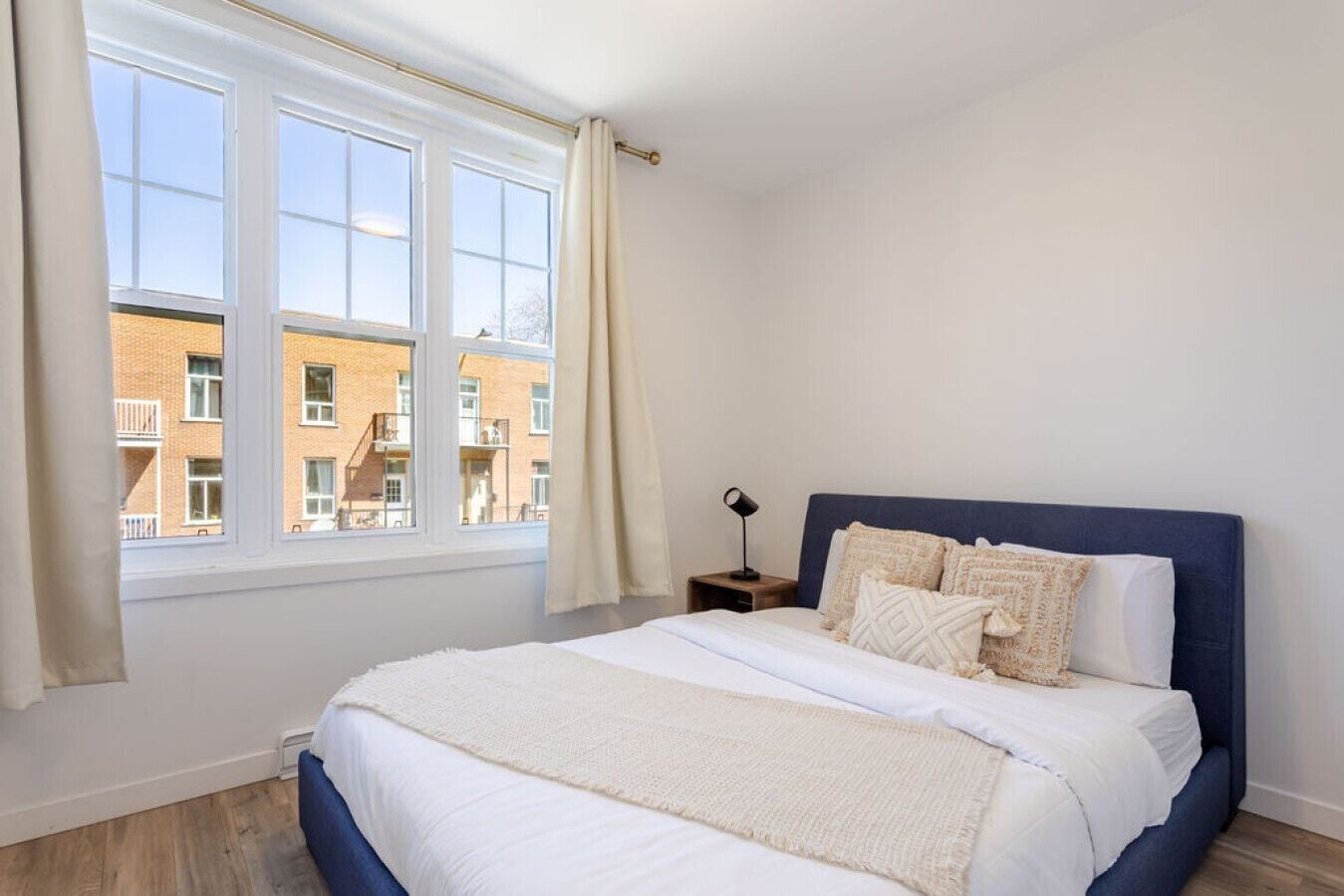 3 多间卧室、办公桌、熨斗/熨衣板、免费 WiFi