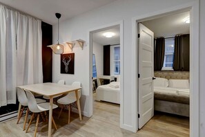 3 bedrooms, desk, iron/ironing board, free WiFi