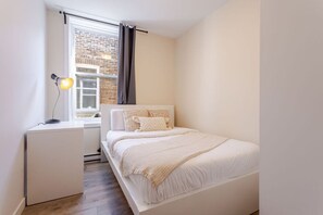 3 室のベッドルーム、デスク、アイロン / アイロン台、WiFi (無料)