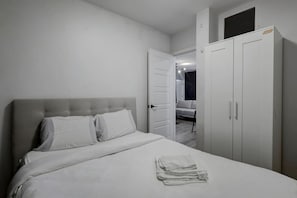 4 habitaciones, escritorio, tabla de planchar con plancha y wifi gratis 