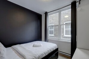 4 soveværelser, skrivebord, strygejern/strygebræt, gratis Wi-Fi