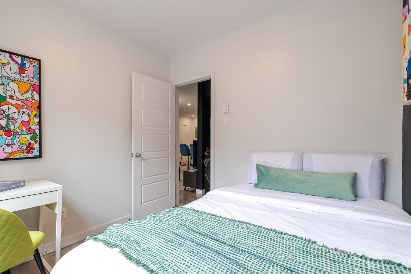 4 habitaciones, escritorio, tabla de planchar con plancha y wifi gratis 