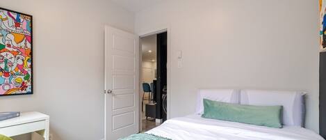 4 habitaciones, escritorio, tabla de planchar con plancha y wifi gratis