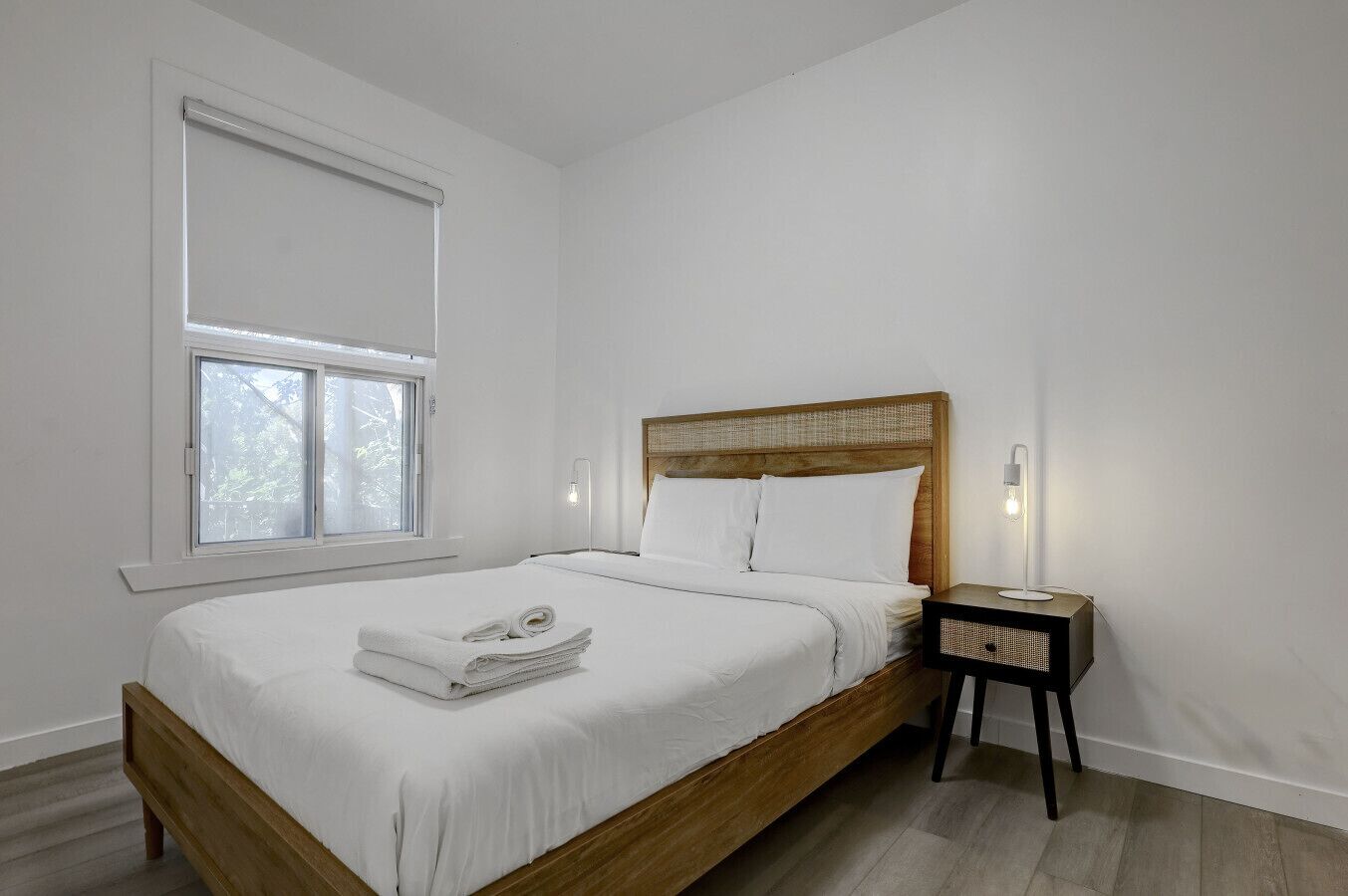 4 habitaciones, tabla de planchar con plancha y wifi gratis 