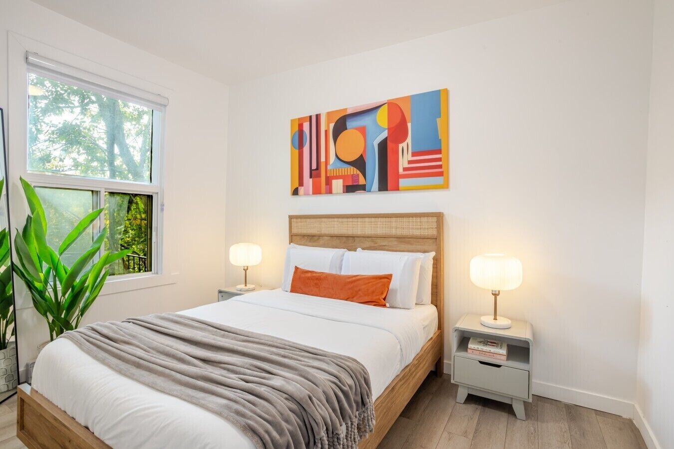 4 habitaciones, tabla de planchar con plancha y wifi gratis 