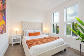 4 bedrooms, desk, iron/ironing board, free WiFi