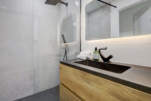 Hair dryer, towels