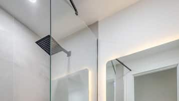 Secador de pelo, toallas