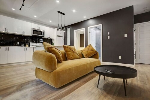 Vibrant 4BR/2BA Retreat in the Plateau