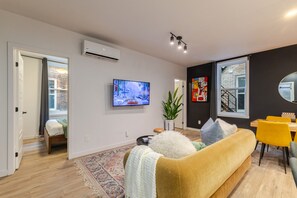 Smart TV - Vibrant 4BR/2BA Retreat in the Plateau (Montréal)