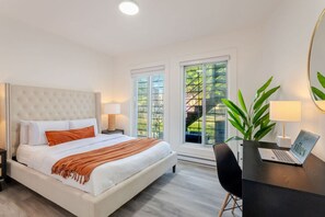 3 bedrooms, desk, iron/ironing board, free WiFi