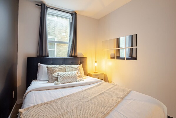 4 bedrooms, desk, iron/ironing board, free WiFi