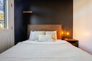 4 chambres, bureau, fer et planche à repasser, accès au Wi-Fi (inclus)