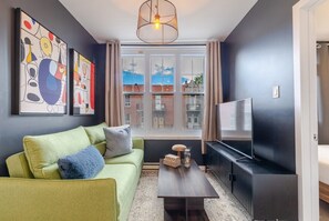 Smart TV - The Perfect Downtown Hideaway (Montréal)