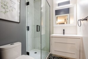 ヘアドライヤー、タオル