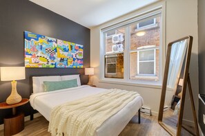 4 bedrooms, desk, iron/ironing board, free WiFi