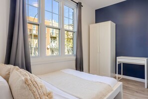 2 bedrooms, desk, iron/ironing board, free WiFi