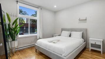 3 bedrooms, desk, iron/ironing board, free WiFi