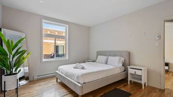 3 bedrooms, desk, iron/ironing board, free WiFi