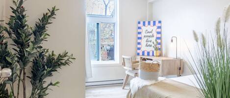 3 habitaciones, escritorio, tabla de planchar con plancha y wifi gratis