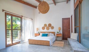 3 bedrooms, desk, free WiFi, bed sheets