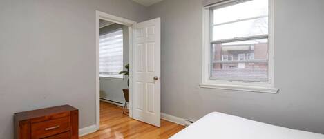 2 dormitorios, escritorio, tabla de planchar con plancha y wifi gratis