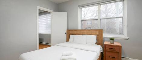 2 bedrooms, desk, iron/ironing board, free WiFi