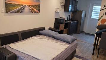 1 bedroom, iron/ironing board, free WiFi, bed sheets