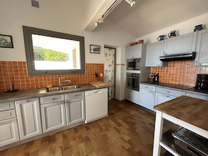 Fridge, oven, dishwasher, toaster