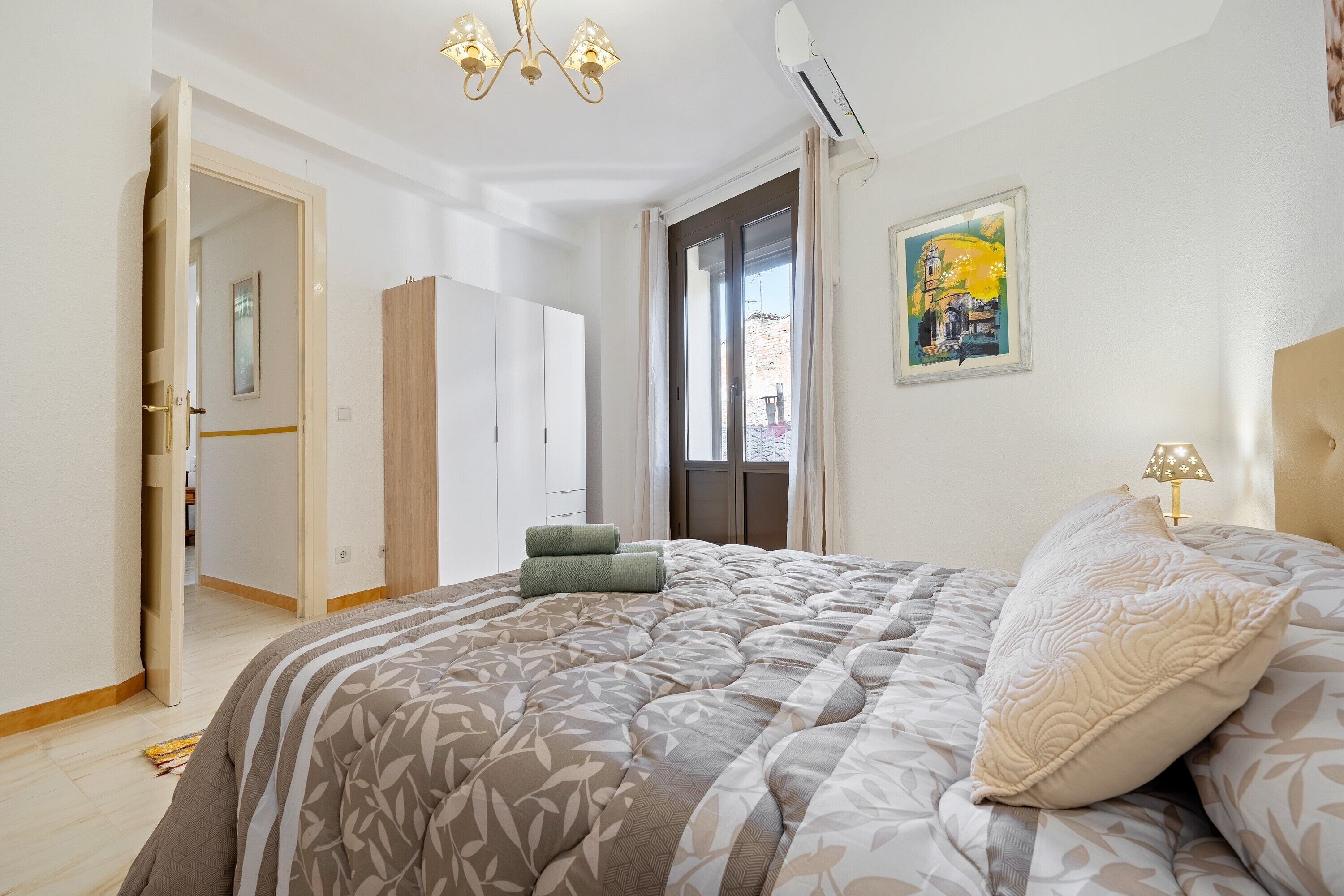 2 chambres, fer et planche à repasser, Wi-Fi gratuit, draps fournis