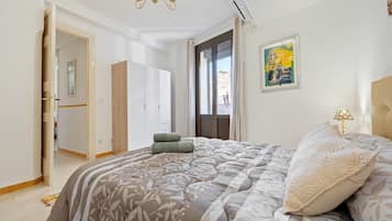 2 chambres, fer et planche Ă repasser, Wi-Fi gratuit, draps fournis