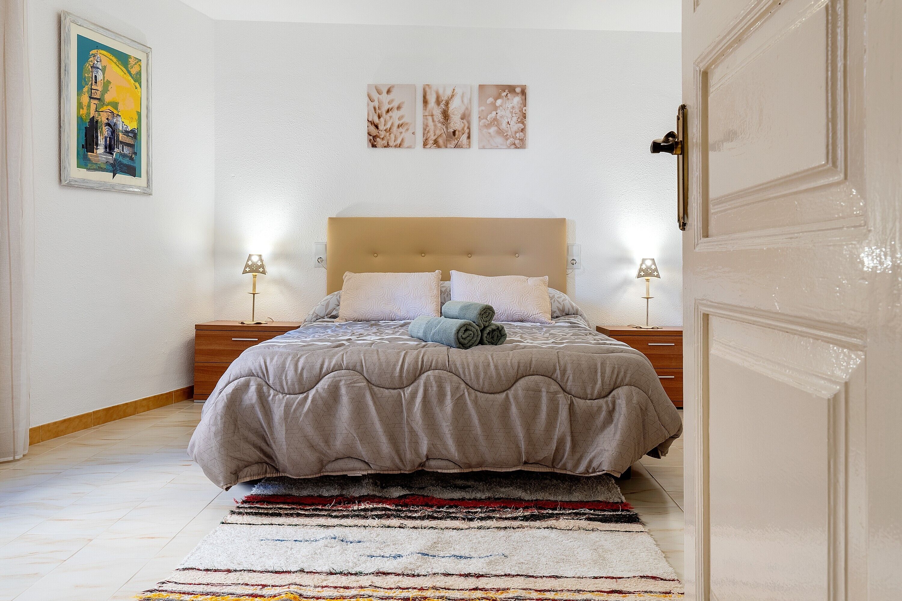 2 slaapkamers, een strijkplank/strijkijzer, gratis wifi, beddengoed