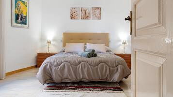 2 slaapkamers, een strijkplank/strijkijzer, gratis wifi, beddengoed