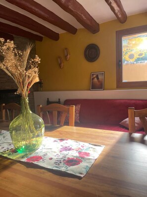 Interior - Country House 'Fe' with Private Terrace, Private Garden and Balcony (Capdesaso)