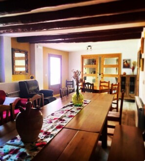 Dining - Country House 'Fe' with Private Terrace, Private Garden and Balcony (Capdesaso)