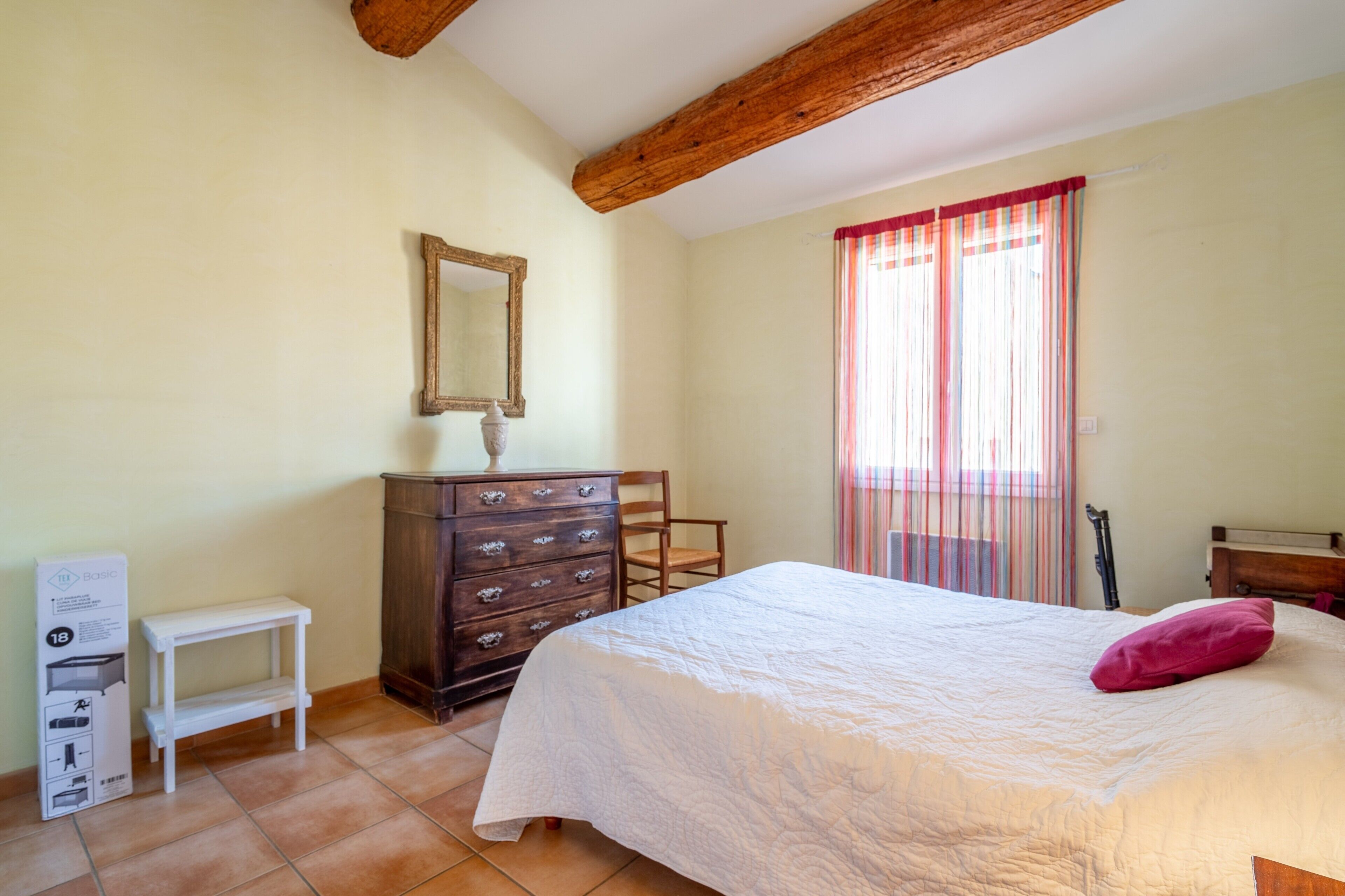 2 makuuhuonetta, ilmainen Wi-Fi, vuodevaatteet