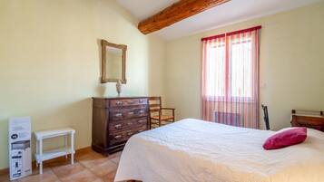 2 makuuhuonetta, ilmainen Wi-Fi, vuodevaatteet