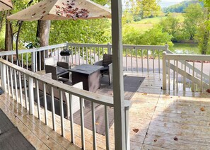 تناول الطعام بالخارج