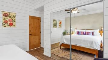 2 habitaciones, tabla de planchar con plancha, wifi y ropa de cama