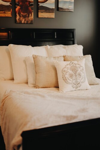 Wake Up on a Real Ranch - The Bunkhouse - Elizabethtown KY