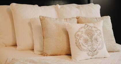 Wake Up on a Real Ranch - The Bunkhouse - Elizabethtown KY