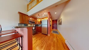 Fridge, microwave, oven, stovetop - Luxury Studio | In Town | Wi-Fi | The Grande 312 (Angel Fire)