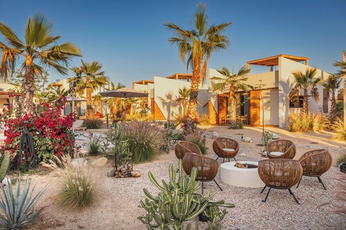 Charming bungalow with stunning views in lovely El Pescadero